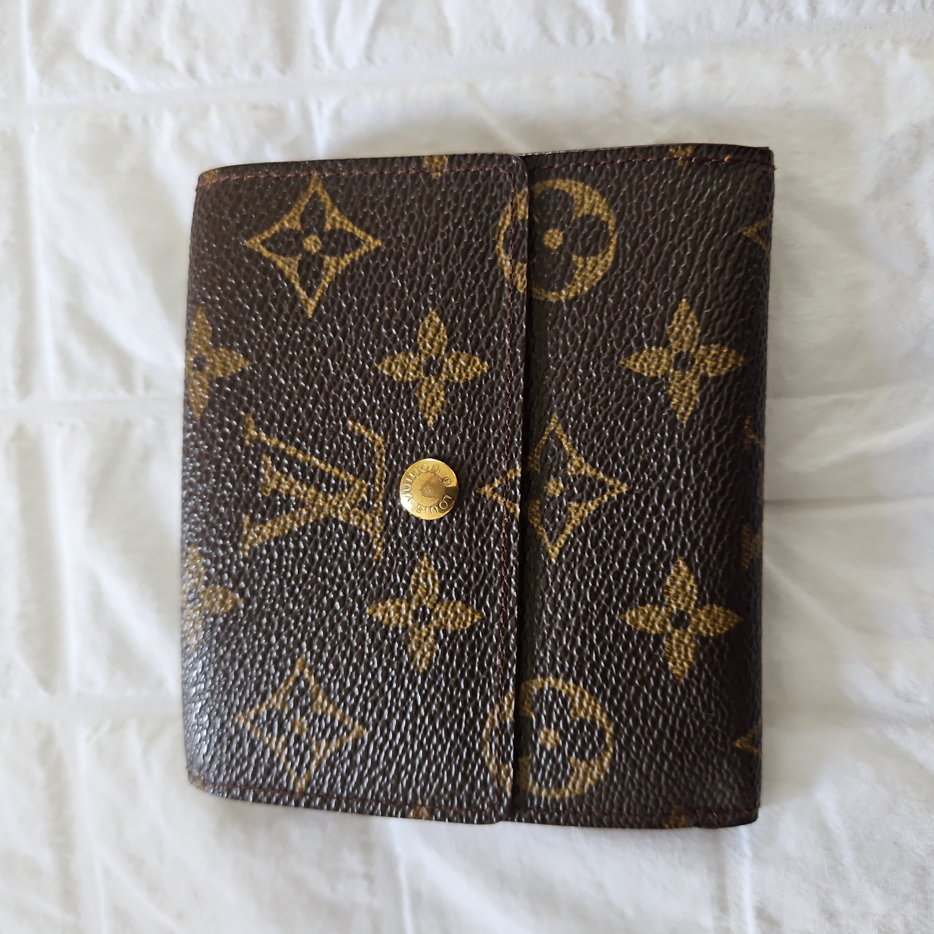 Lv Portefeuille Elise Monogram Tri-Fold Wallet
